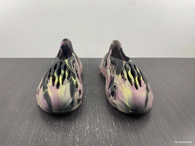 Yeezy IG9562 Foam RNR MX Adidas Carbon 0804